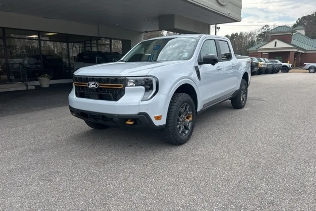 2025 Ford Maverick Tremor photo 1