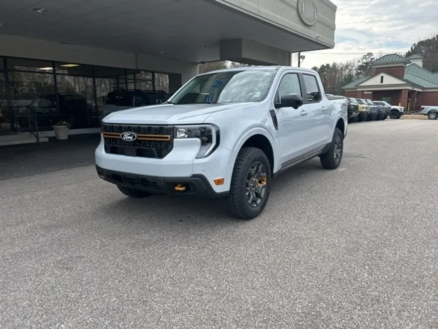 2025 Ford Maverick Tremor photo 1