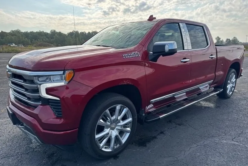 2024 Chevrolet Silverado 1500 High Country photo 1