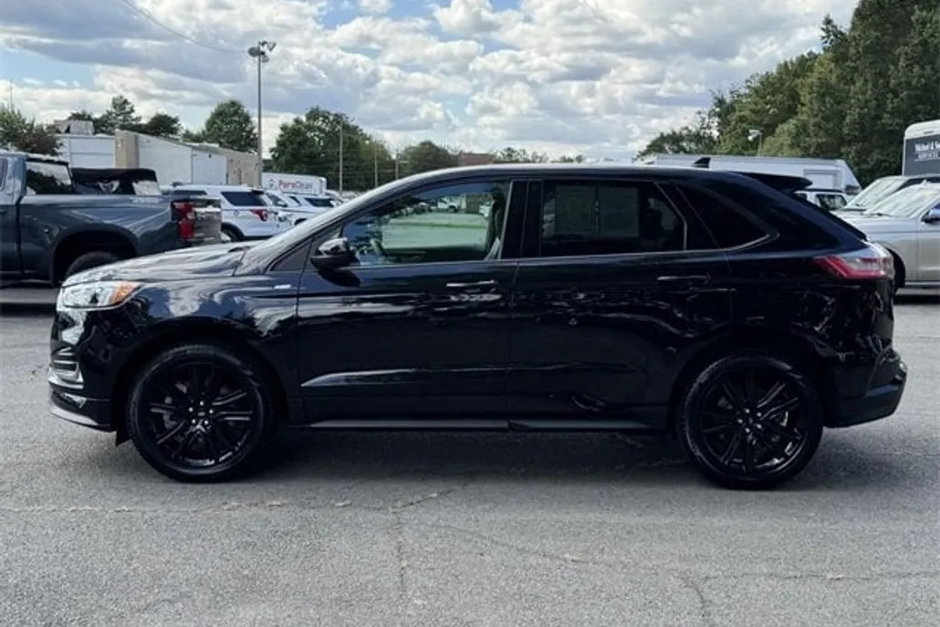 2024 Ford Edge ST photo 1