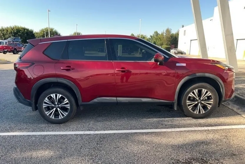 2021 Nissan Rogue SV photo 1