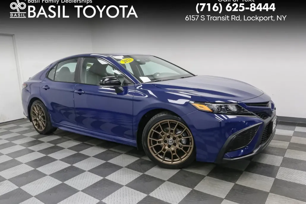 2023 Toyota Camry SE photo 1