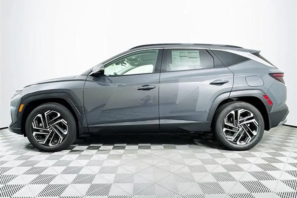 2025 Hyundai Tucson Limited photo 1