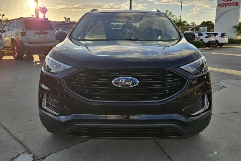 2024 Ford Edge SEL photo 1