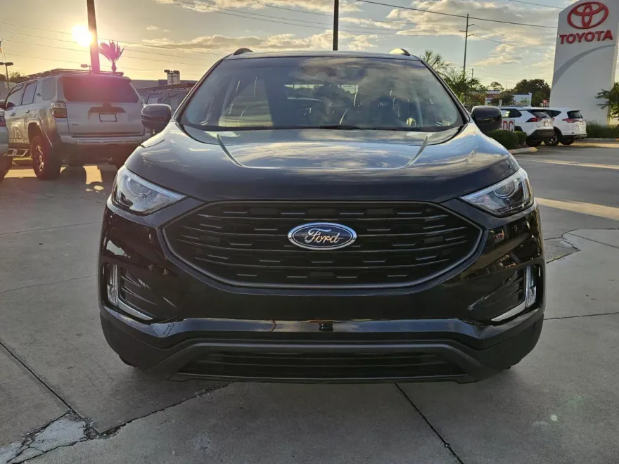 2024 Ford Edge SEL photo 1