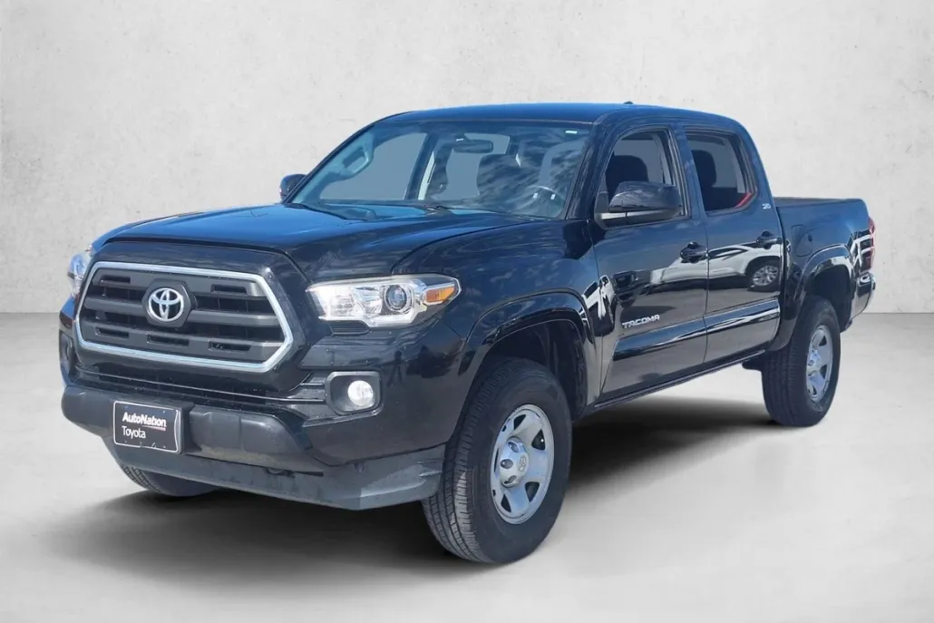 2017 Toyota Tacoma SR5 photo 1