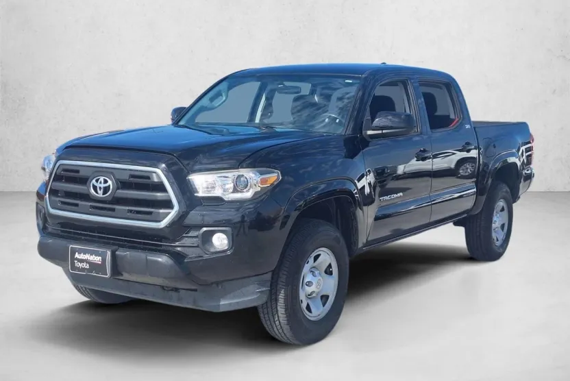 2017 Toyota Tacoma SR5 photo 1