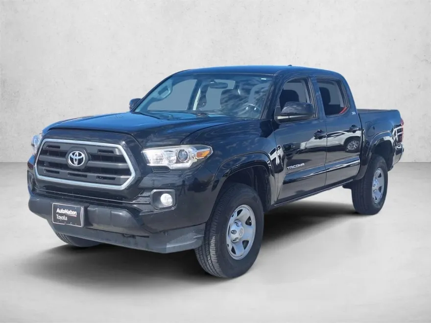 2017 Toyota Tacoma SR5 photo 1
