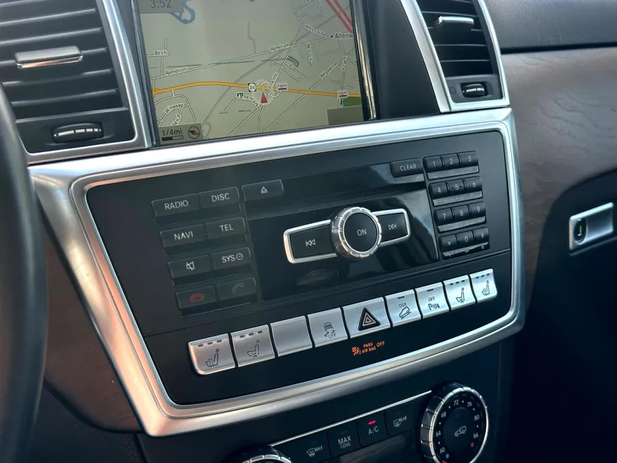 2015 Mercedes Benz ML 4MATIC 350 photo 20