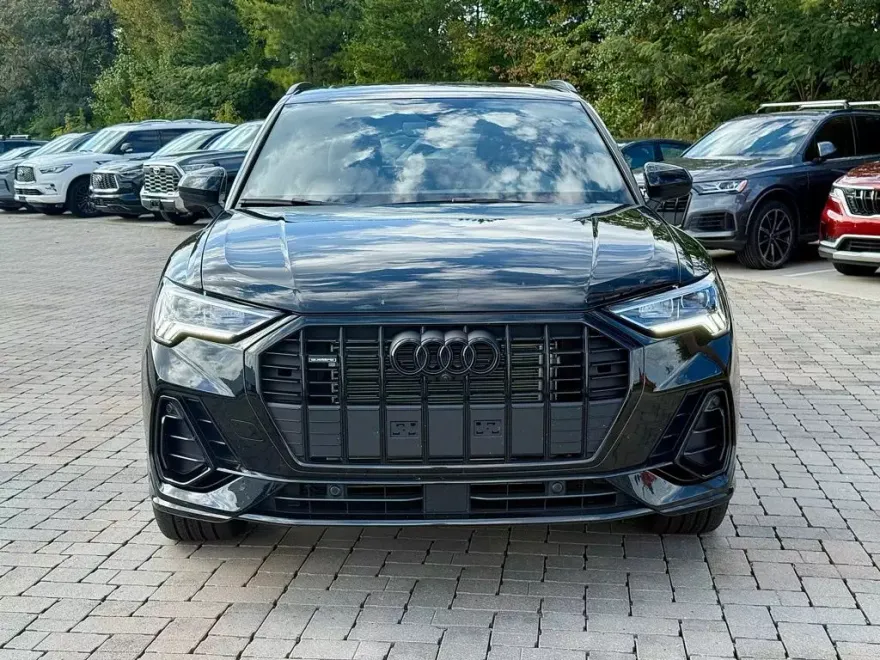 2025 Audi Q3 45 TFSI S line Premium Plus photo 1