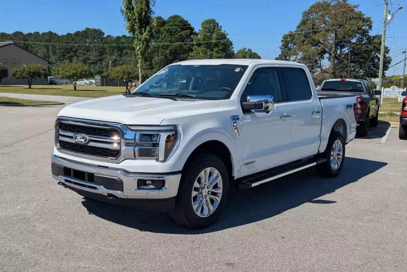 2025 Ford F-150 Lariat photo 1
