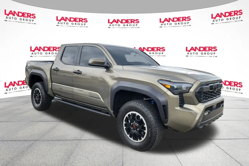 2025 Toyota Tacoma SR5 photo 1