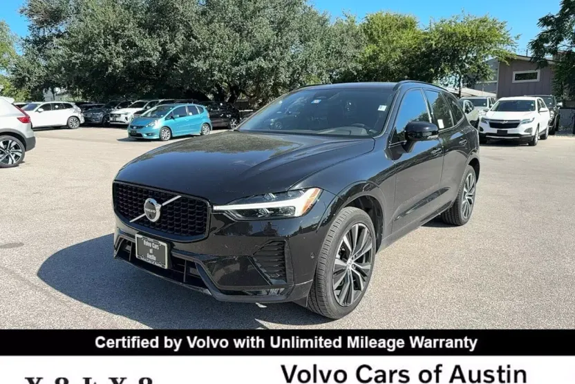 2023 Volvo XC60 B5 Plus photo 1