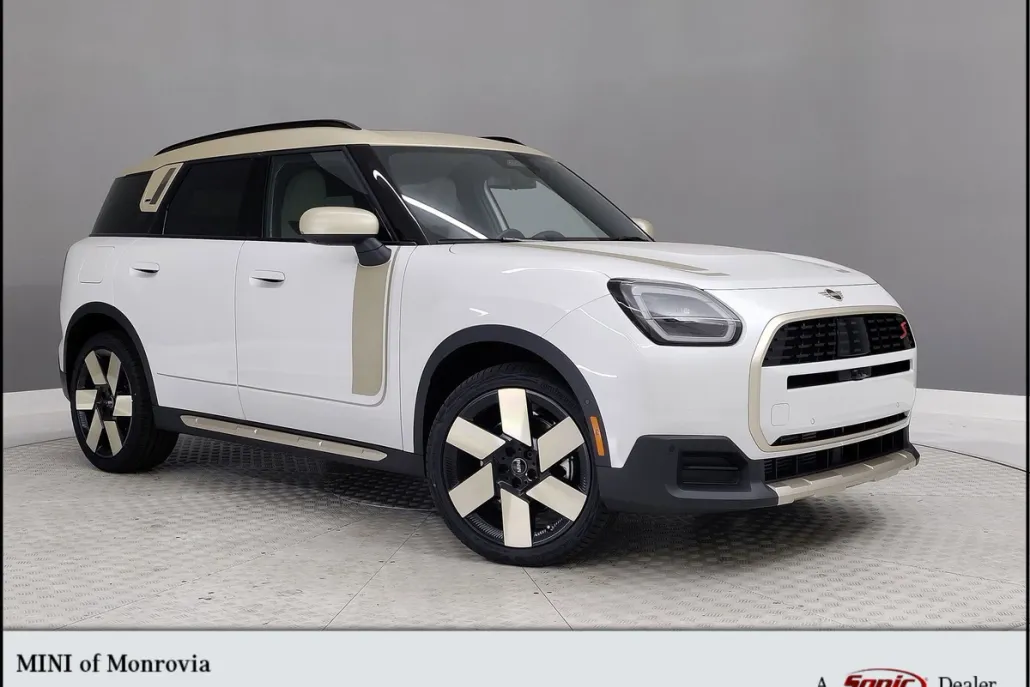 2026 Mini Countryman S ALL4 photo 1
