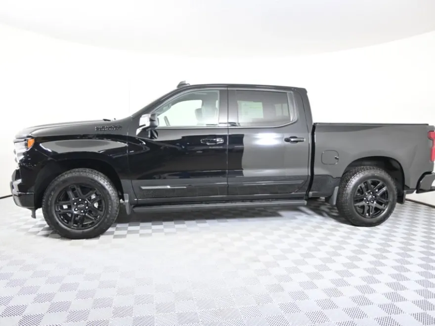 2024 Chevrolet Silverado 1500 High Country photo 1