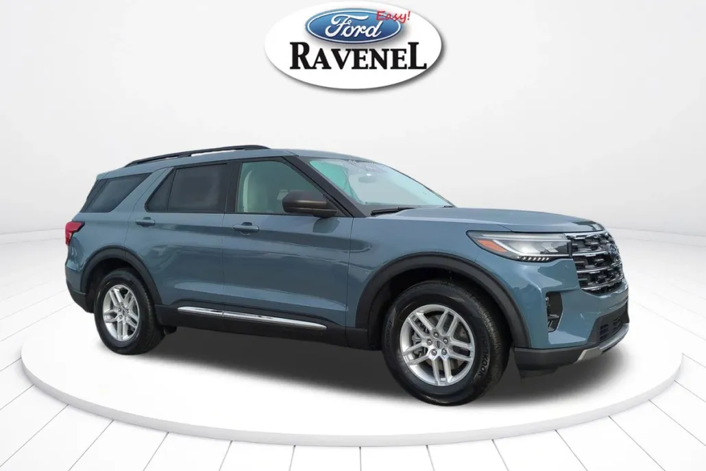 2025 Ford Explorer photo 1