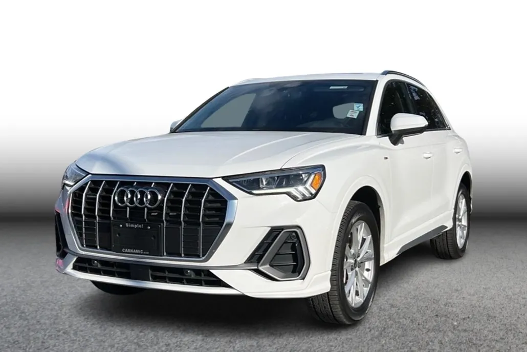 2023 Audi Q3 45 TFSI S line Premium photo 1