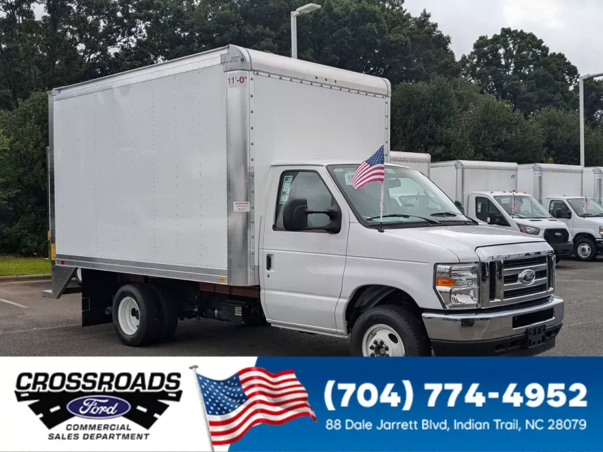2025 Ford E-350 photo 1