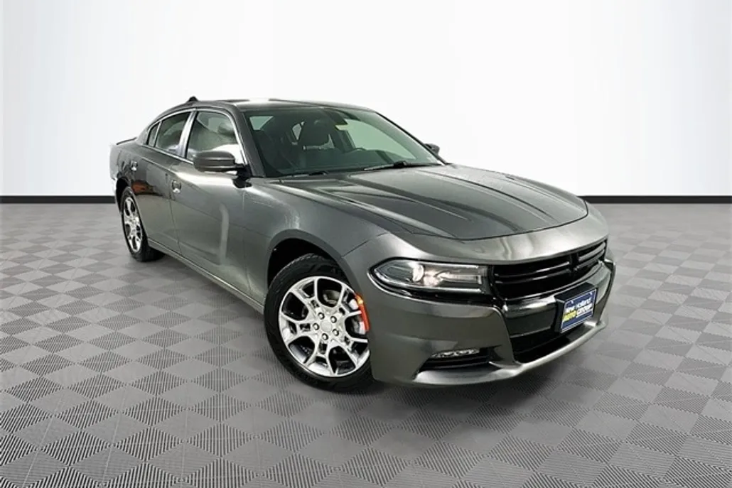 2015 Dodge Charger SXT photo 1