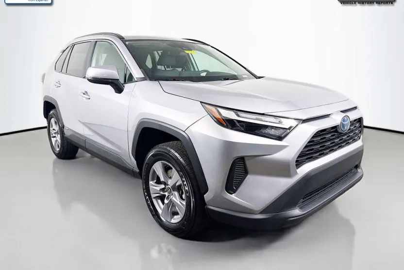 2022 Toyota RAV4 Hybrid XLE photo 1