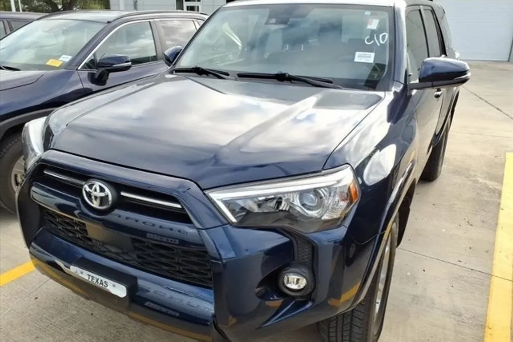 2022 Toyota 4Runner SR5 Premium photo 1