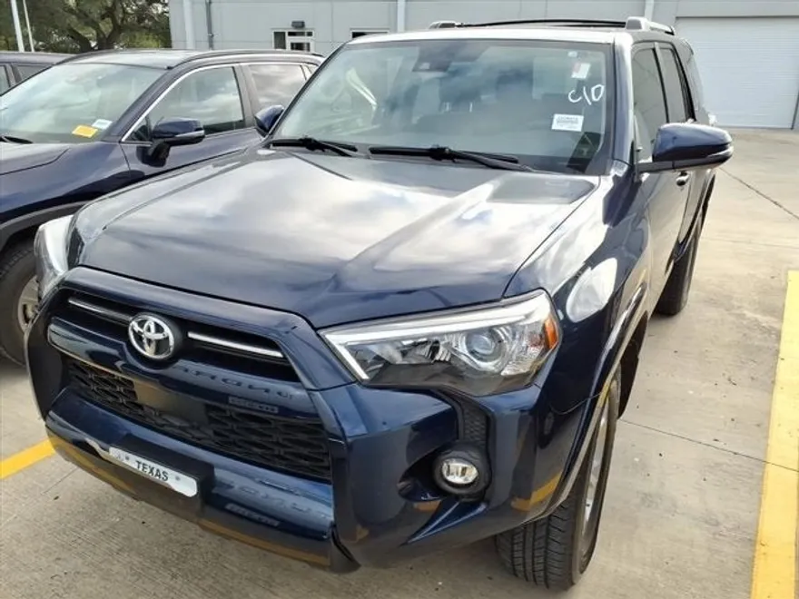 2022 Toyota 4Runner SR5 Premium photo 1