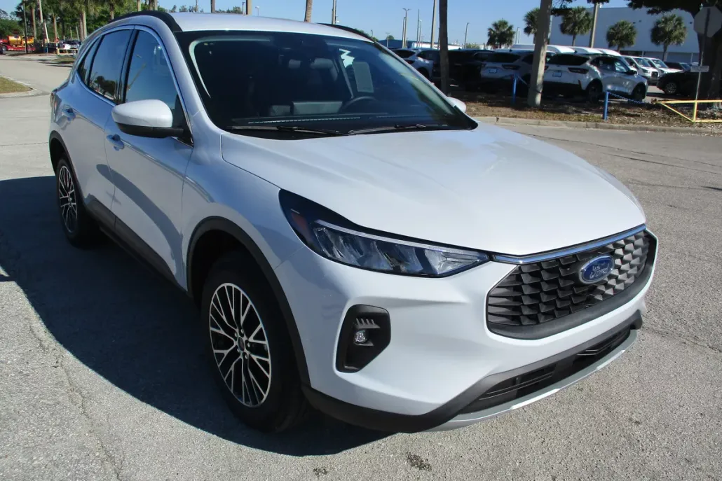 2025 Ford Escape Plug-In Hybrid photo 1