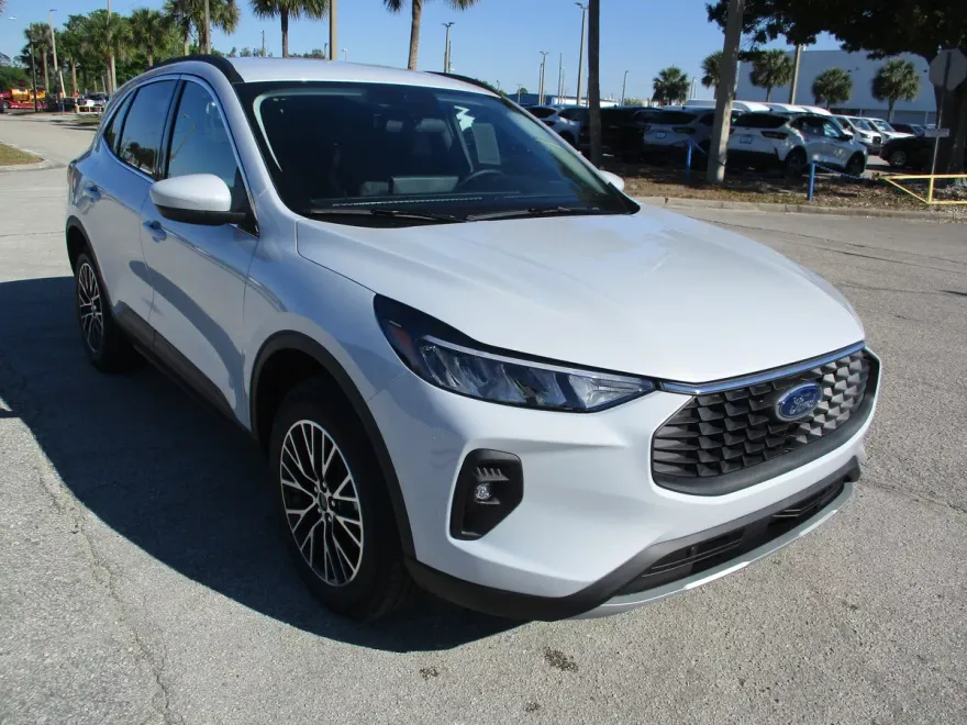 2025 Ford Escape Plug-In Hybrid photo 1