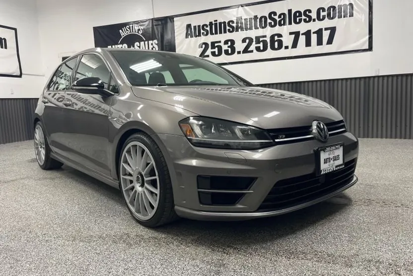 2016 Volkswagen Golf R 4Motion photo 1
