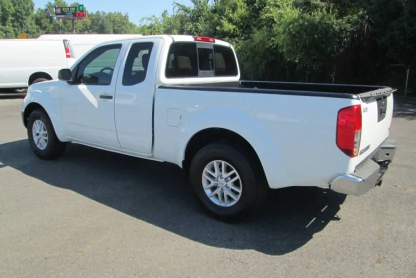 2017 Nissan Frontier SV photo 1