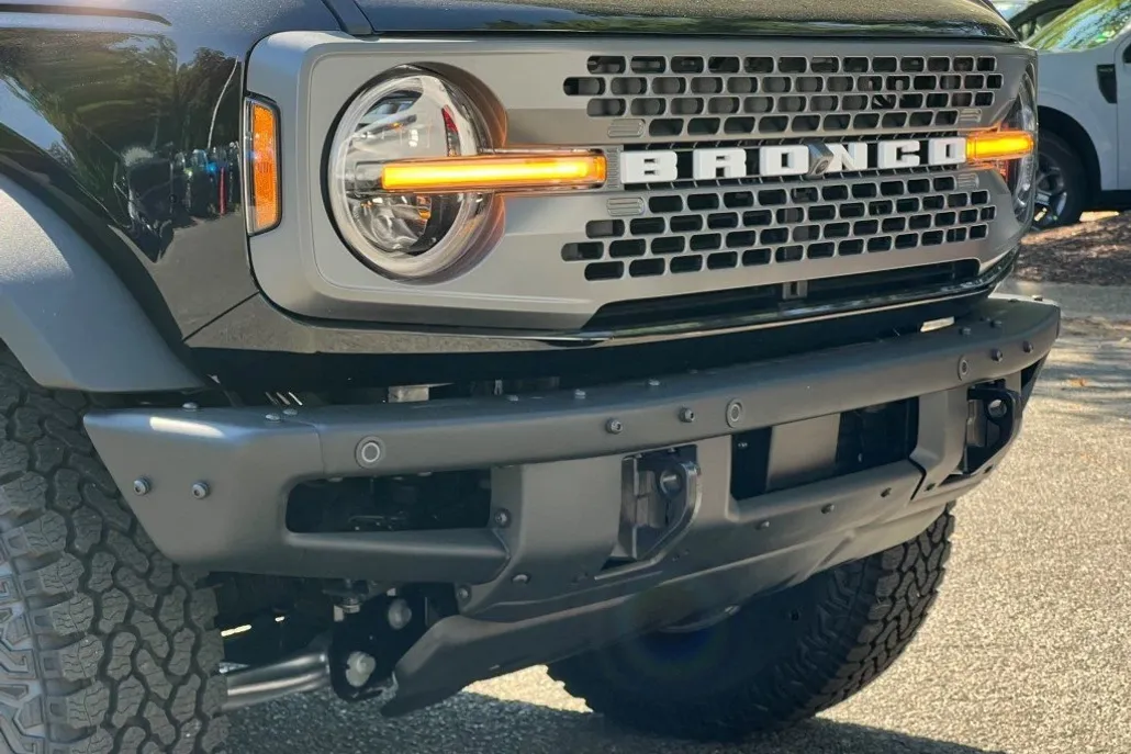 2025 Ford Bronco Badlands photo 1