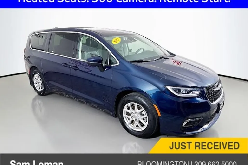 2023 Chrysler Pacifica Touring L photo 1