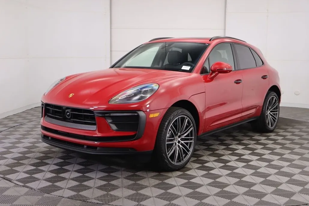 2025 Porsche Macan Base photo 1