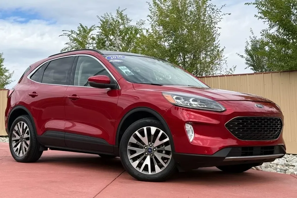 2020 Ford Escape Titanium photo 1