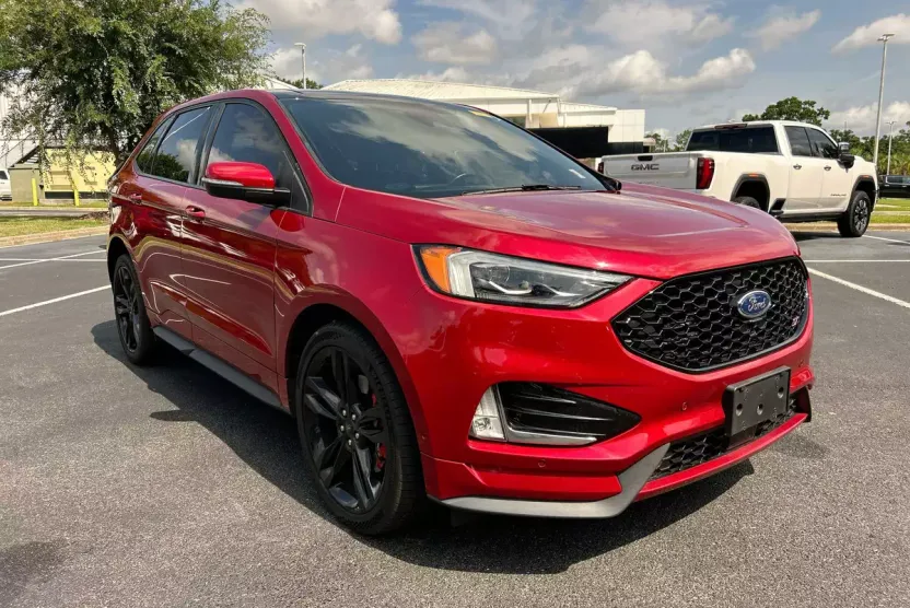 2021 Ford Edge ST photo 1