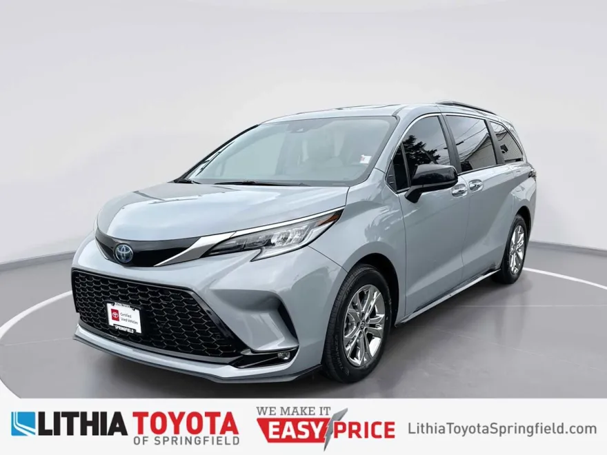 2023 Toyota Sienna XSE photo 1