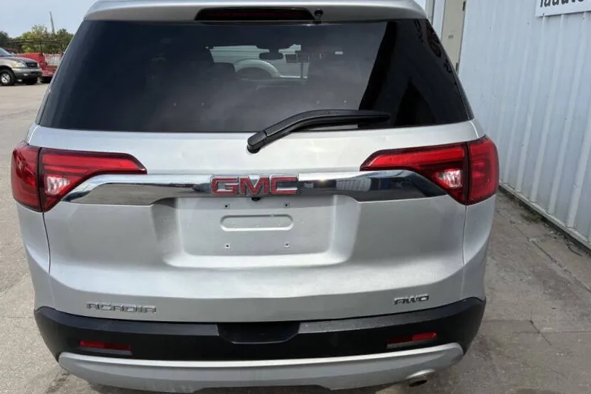 2017 Gmc Acadia SLE photo 1