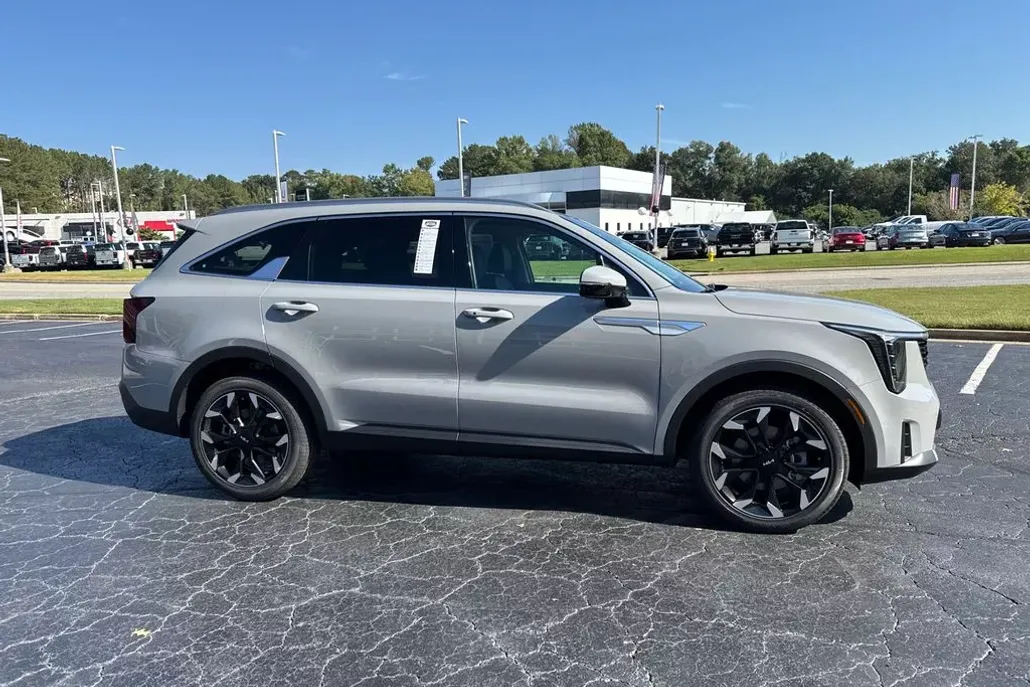 2026 Kia Sorento EX photo 1