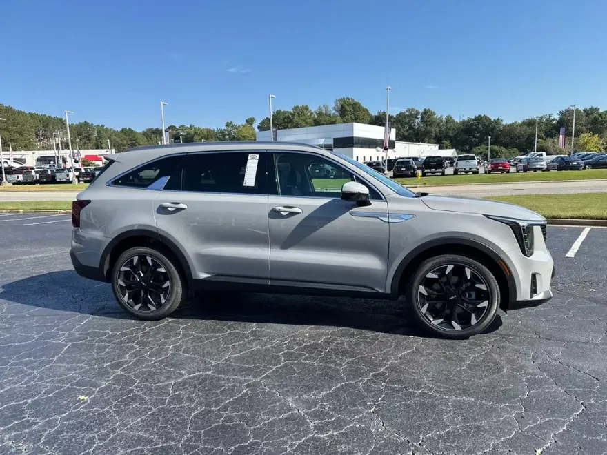2026 Kia Sorento EX photo 1