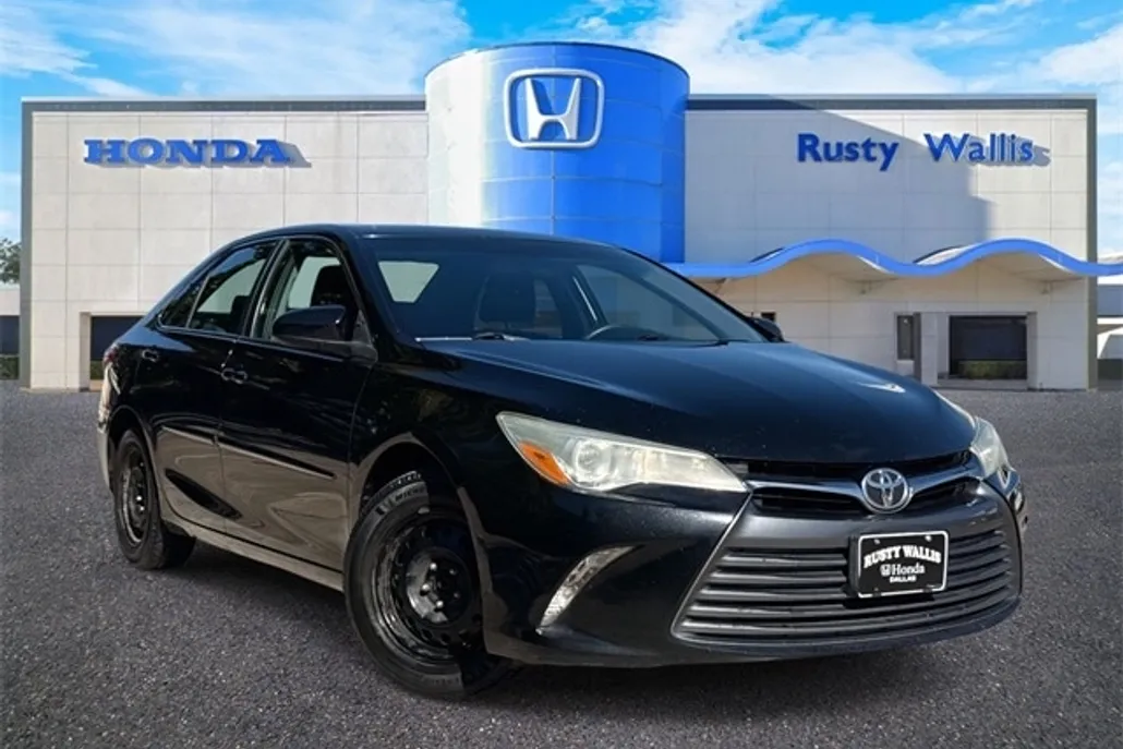 2015 Toyota Camry photo 1
