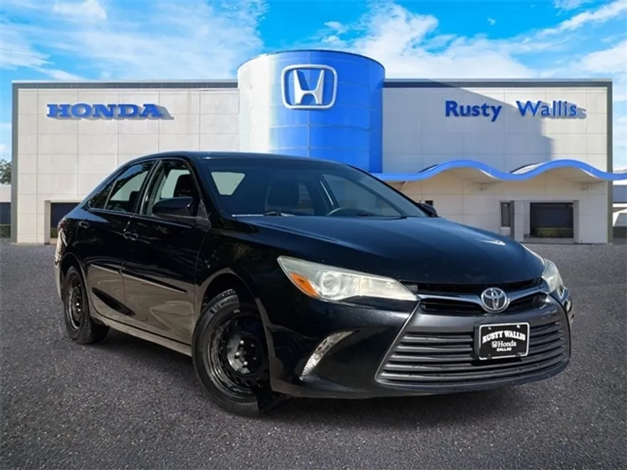 2015 Toyota Camry photo 1