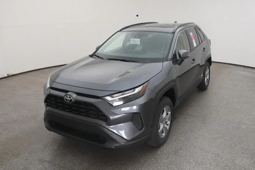 2025 Toyota RAV4 Hybrid XLE photo 1