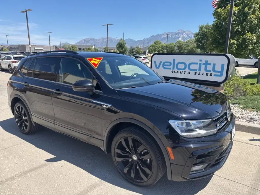 2021 Volkswagen Tiguan SE R-Line Black photo 1