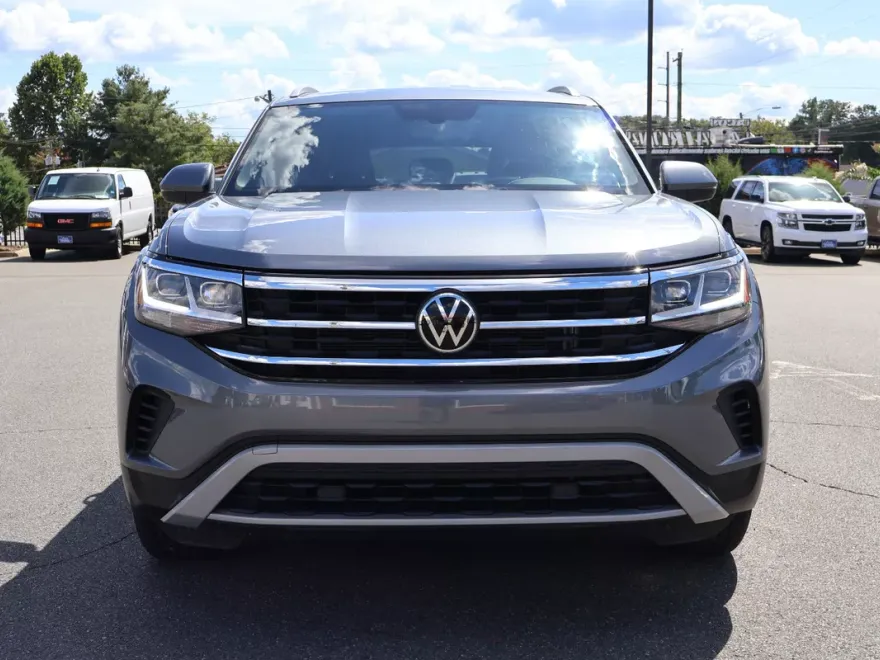 2022 Volkswagen Atlas Cross Sport SE photo 1