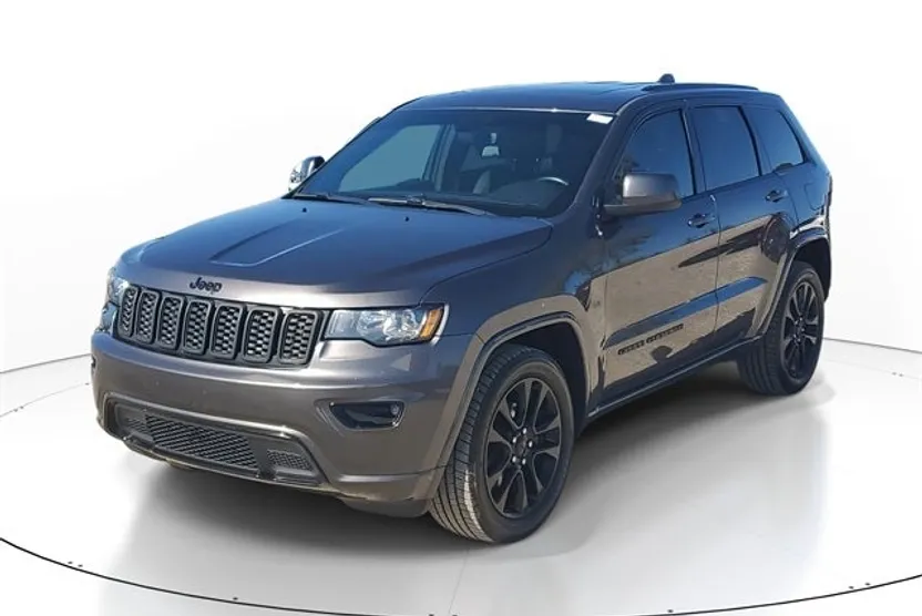2018 Jeep Grand Cherokee Altitude photo 1