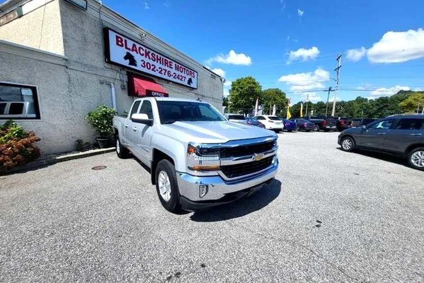 2017 Chevrolet Silverado 1500 photo 1