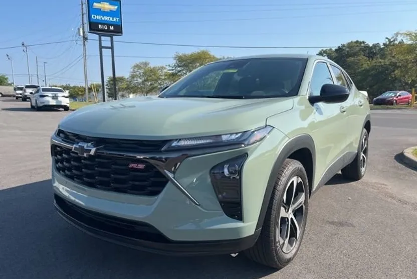 2024 Chevrolet Trax photo 1