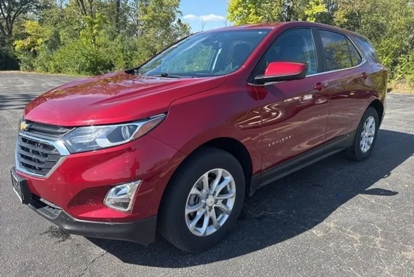 2021 Chevrolet Equinox LT photo 1
