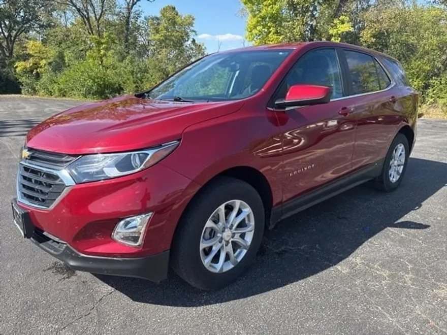 2021 Chevrolet Equinox LT photo 1