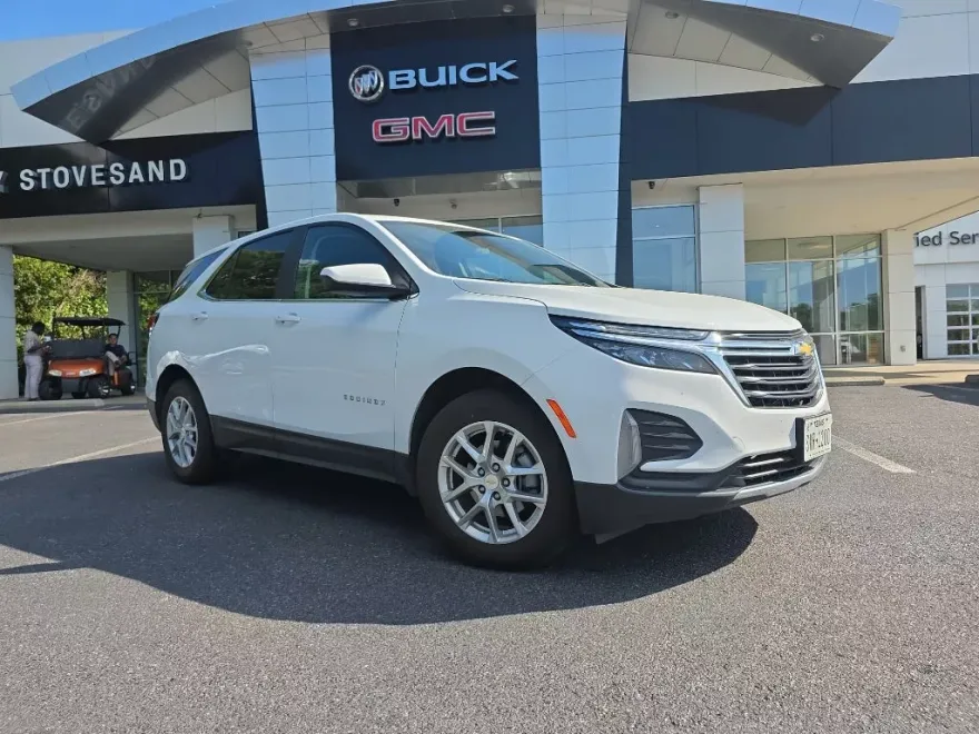 2023 Chevrolet Equinox LT photo 1